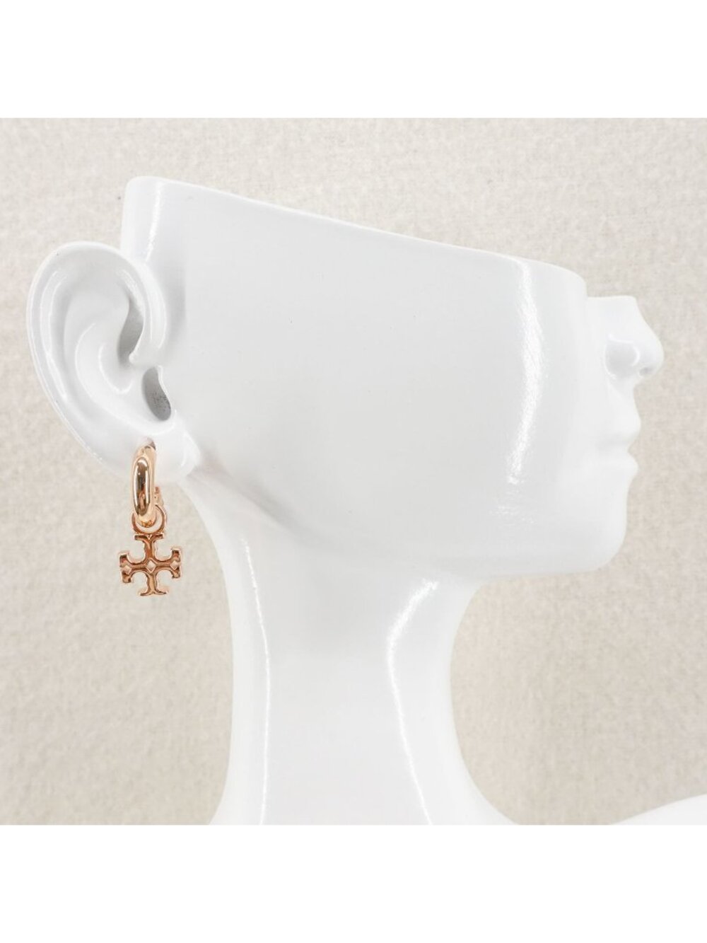 Tory Burch Kira Logo Drop Huggie Hoop Earrings Rose Gold OS - Picture 6 of 6